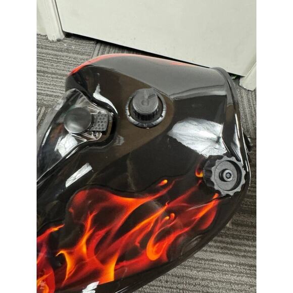 Welding Helmet Solar Powered Auto Darkening Welding Helmet, Wide Shade - Picture 11 of 12